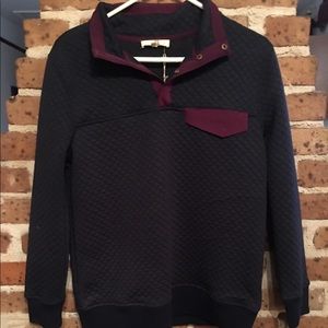 Boutique Entro quilted Top.  NWT. Small